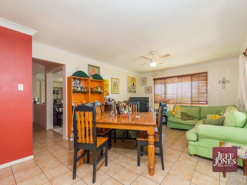 6 Crown Place, Carindale QLD 4152