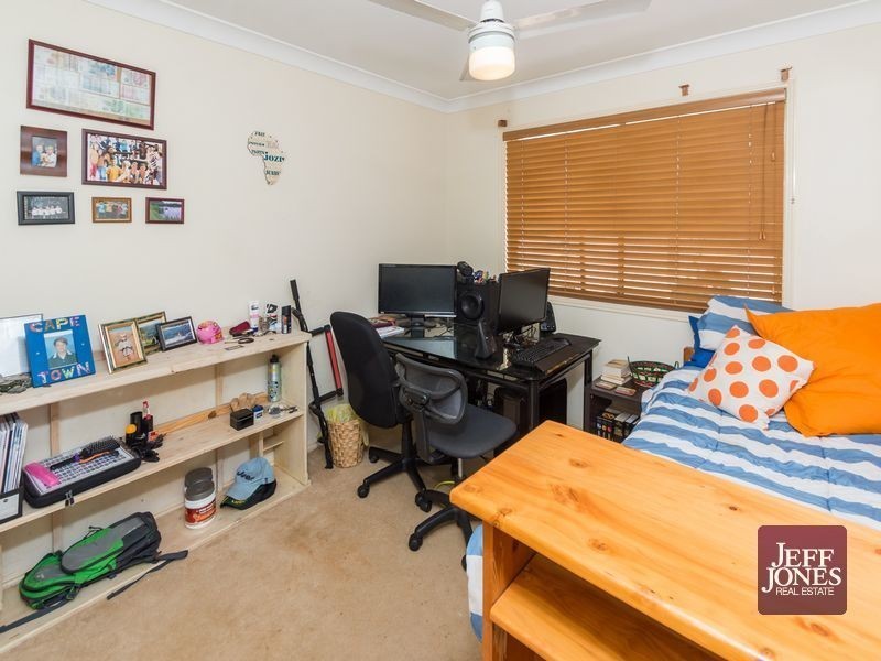 6 Crown Place, Carindale QLD 4152