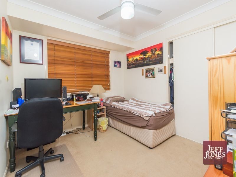 6 Crown Place, Carindale QLD 4152