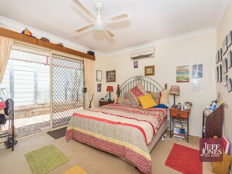 6 Crown Place, Carindale QLD 4152