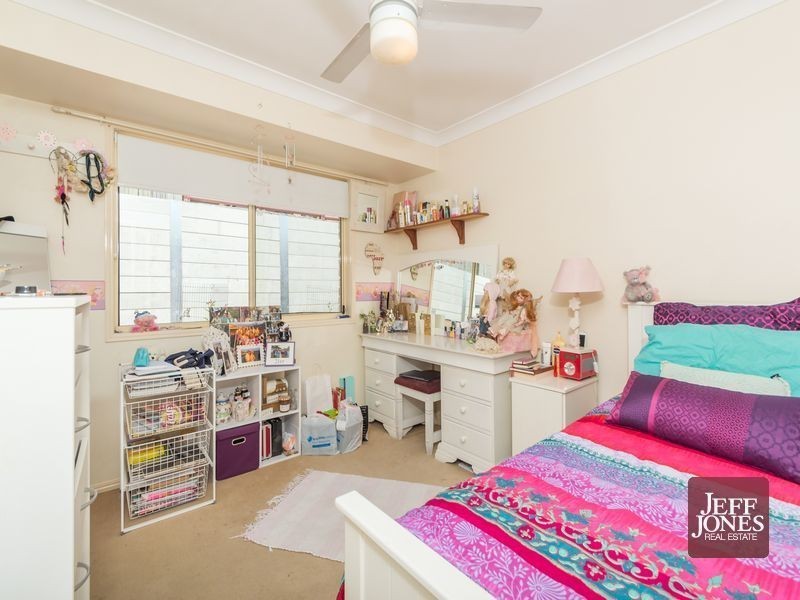 6 Crown Place, Carindale QLD 4152