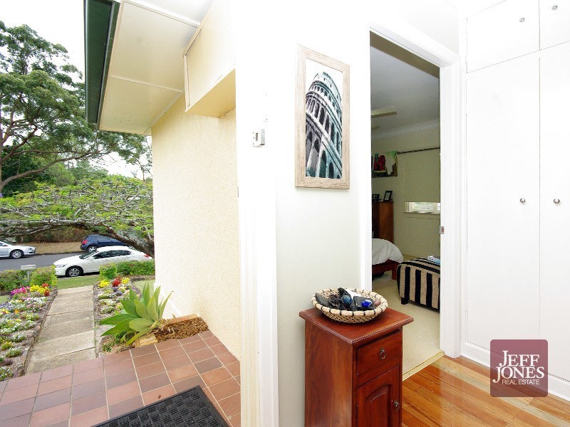 39 Sapphire Street, Holland Park QLD 4121