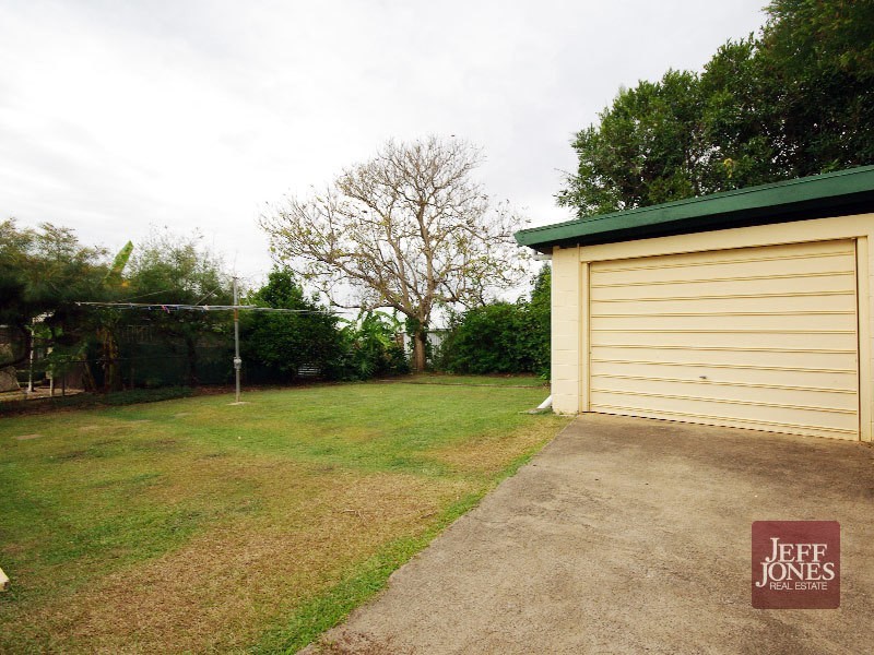 39 Sapphire Street, Holland Park QLD 4121