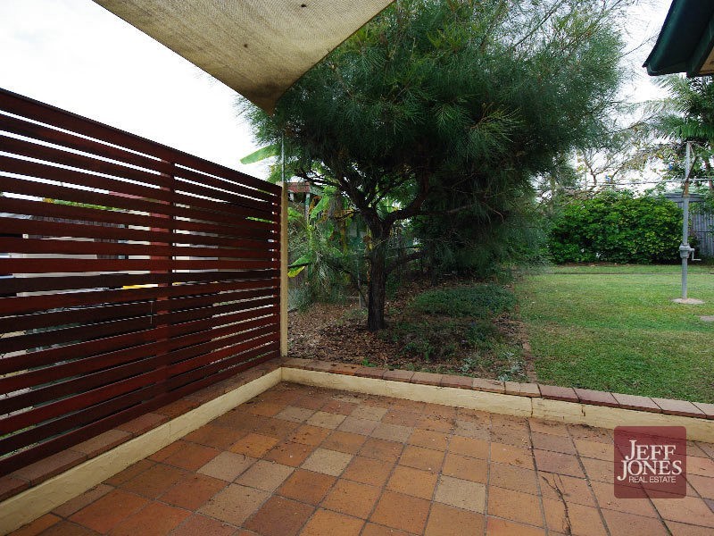 39 Sapphire Street, Holland Park QLD 4121