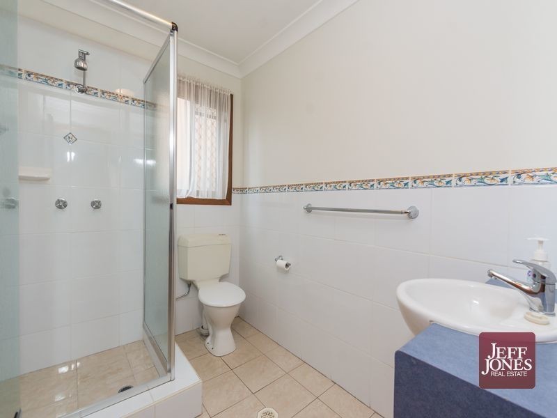 6 Rossmoya Street, Carindale QLD 4152