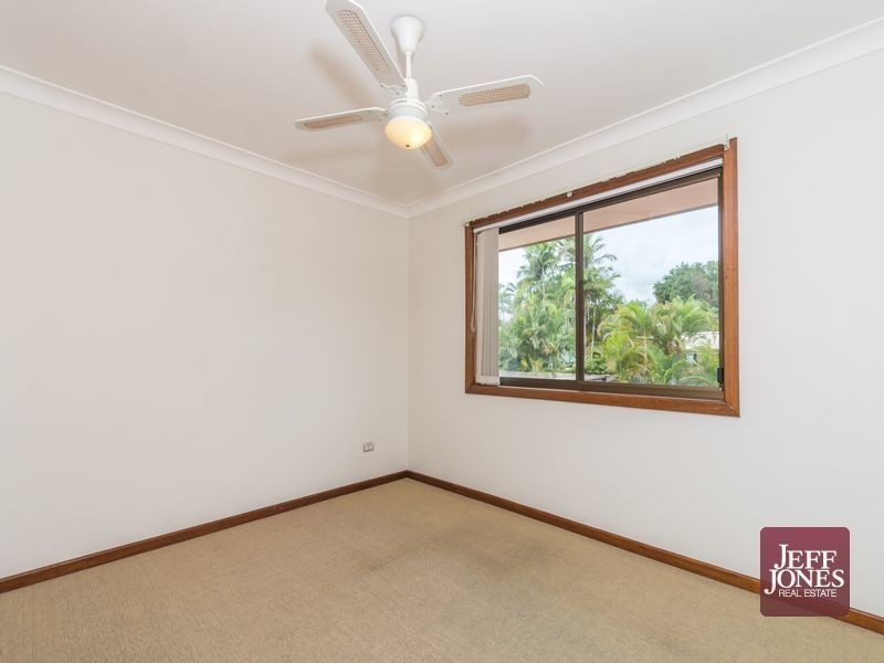 6 Rossmoya Street, Carindale QLD 4152