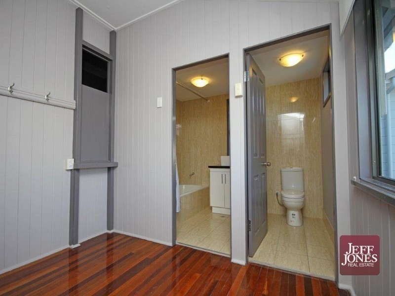 3 Burke Street, Coorparoo QLD 4151