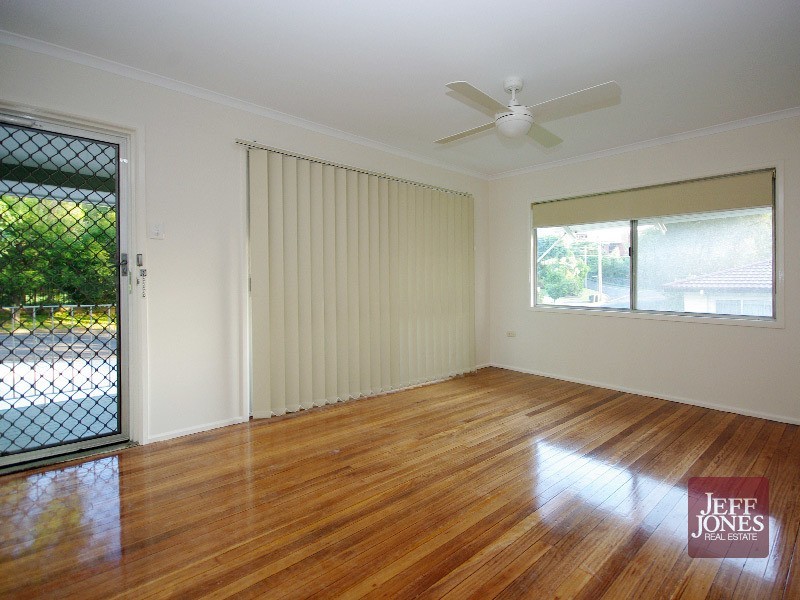 76 Woodville Place, Annerley QLD 4103