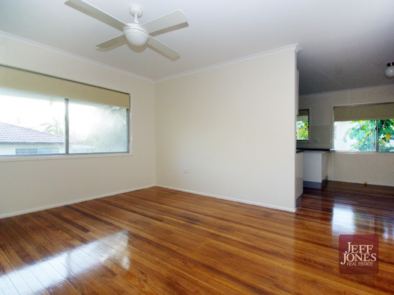 76 Woodville Place, Annerley QLD 4103