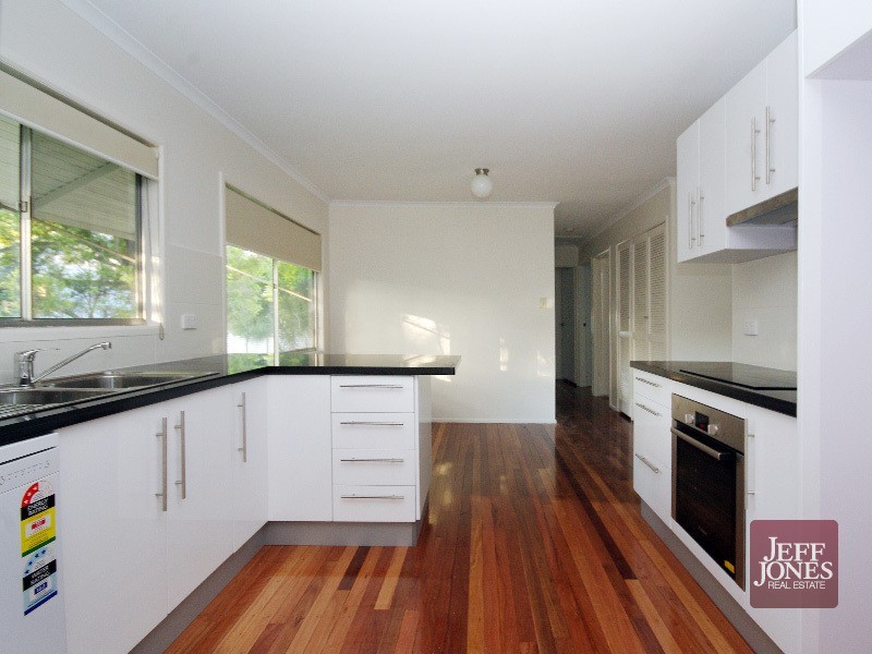 76 Woodville Place, Annerley QLD 4103