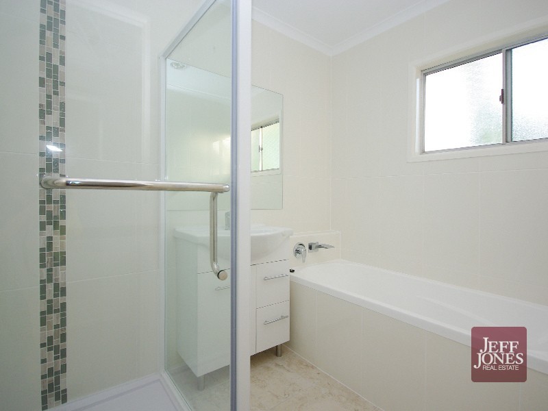 76 Woodville Place, Annerley QLD 4103