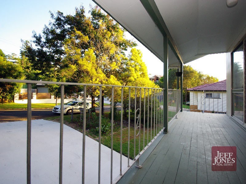 76 Woodville Place, Annerley QLD 4103