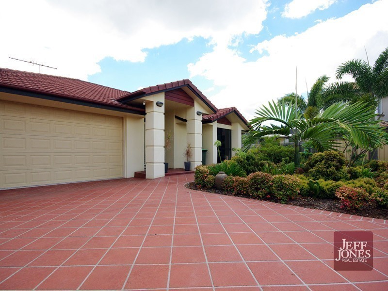 12 Arncliffe Close, Carindale QLD 4152