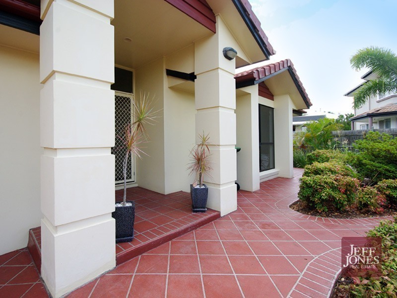 12 Arncliffe Close, Carindale QLD 4152