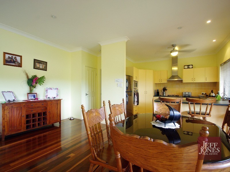 12 Arncliffe Close, Carindale QLD 4152