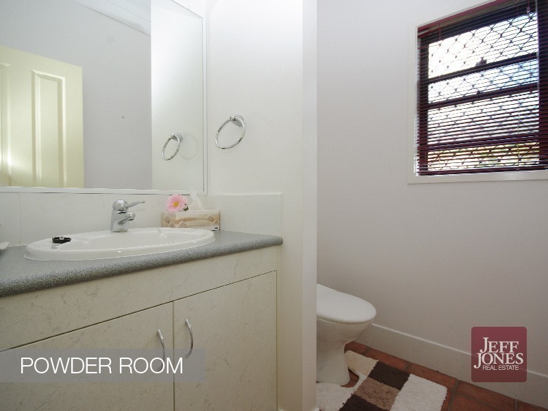 12 Arncliffe Close, Carindale QLD 4152