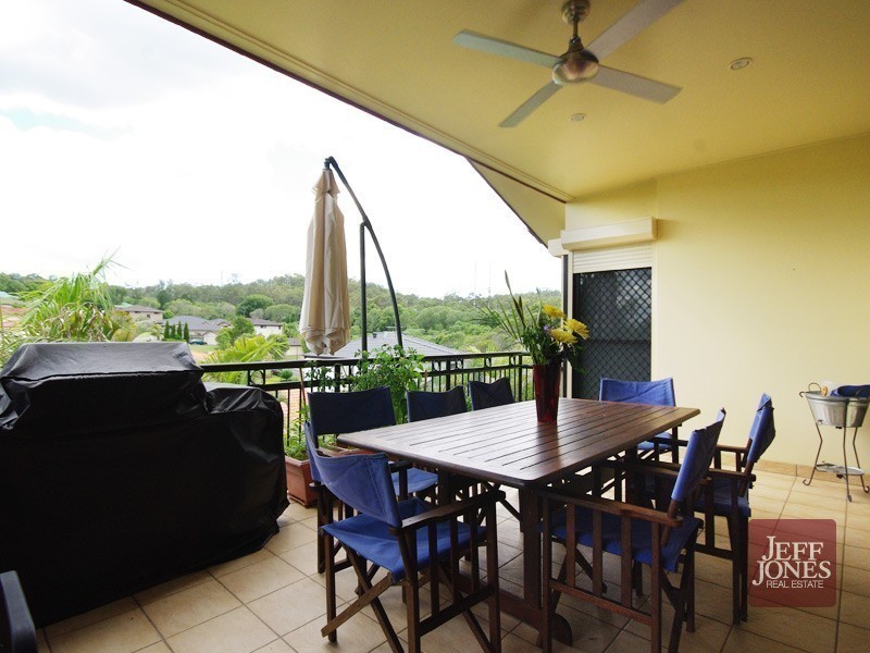 12 Arncliffe Close, Carindale QLD 4152