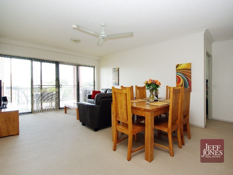 20/11 Kitchener Street, Coorparoo QLD 4151