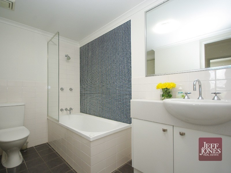 20/11 Kitchener Street, Coorparoo QLD 4151