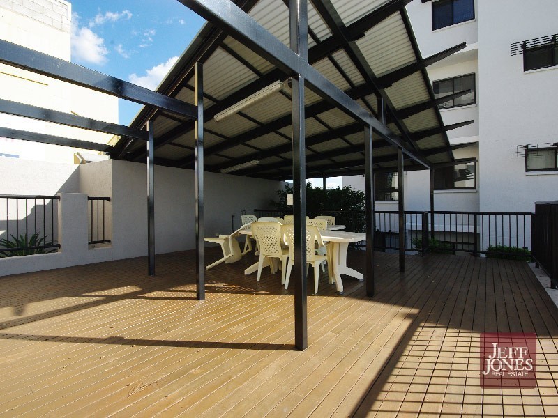 20/11 Kitchener Street, Coorparoo QLD 4151