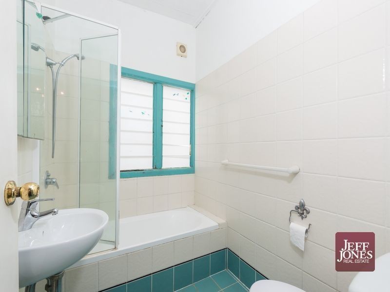 16 Sword Street, Woolloongabba QLD 4102