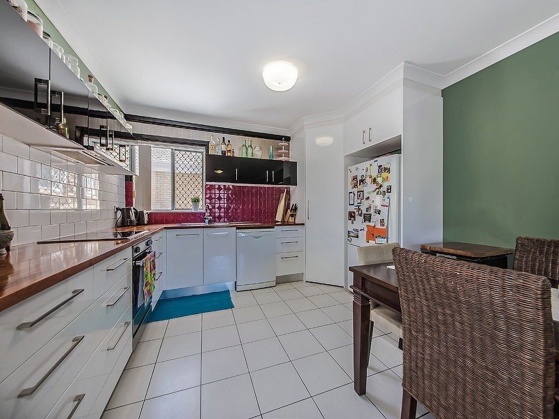 2/56 Knowsley Street, Greenslopes QLD 4120