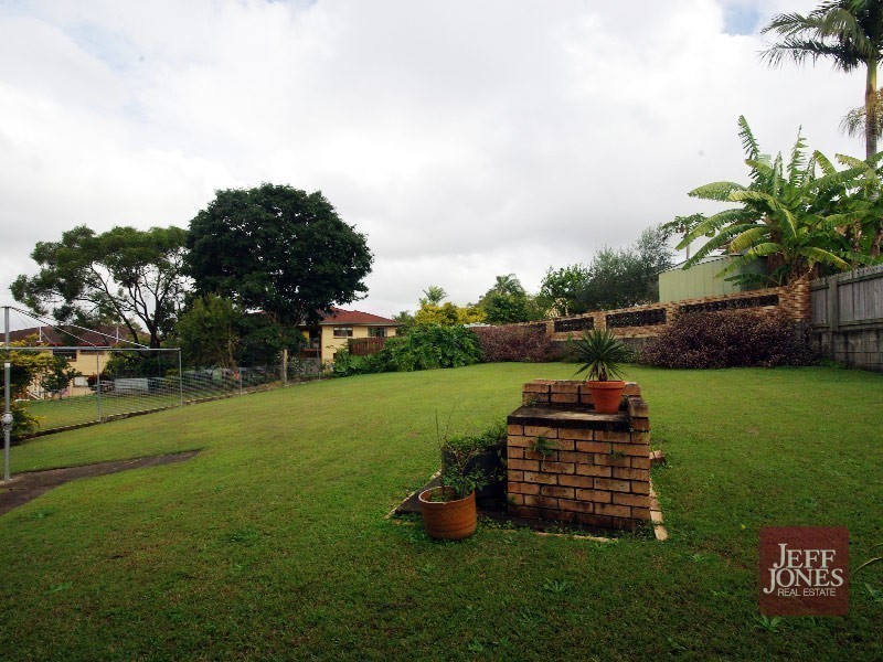 94 Greenmeadow Road, Mansfield QLD 4122