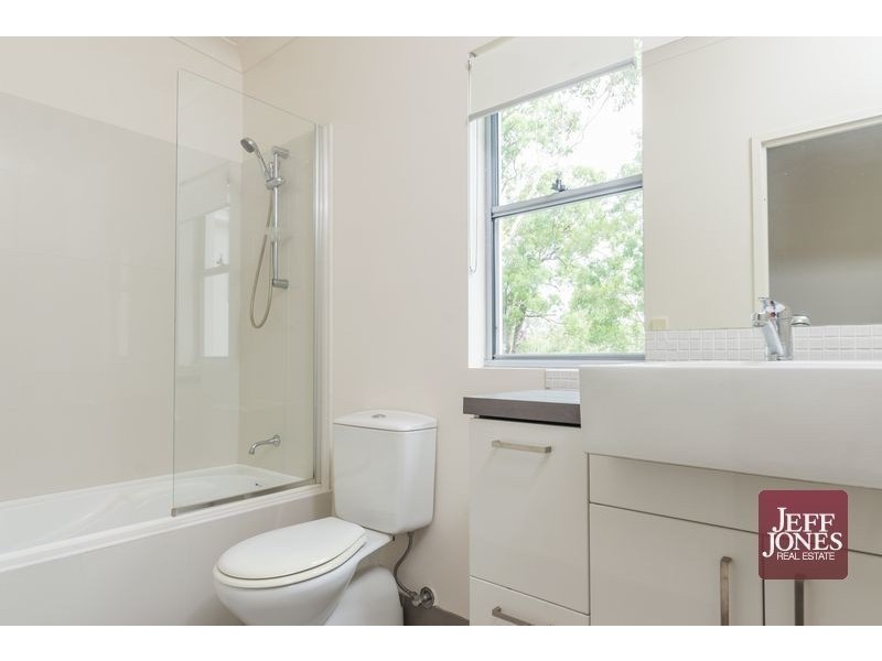 34/108 Nicholson Street, Greenslopes QLD 4120