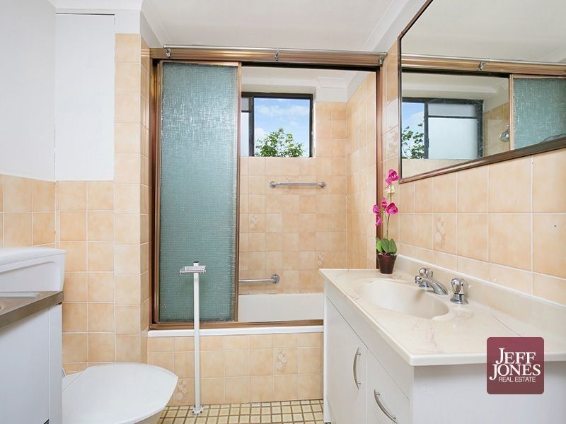 3/57 Dunellan Street, Greenslopes QLD 4120