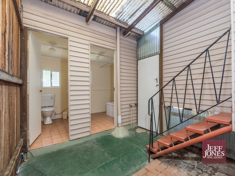 52 Peach Street, Greenslopes QLD 4120
