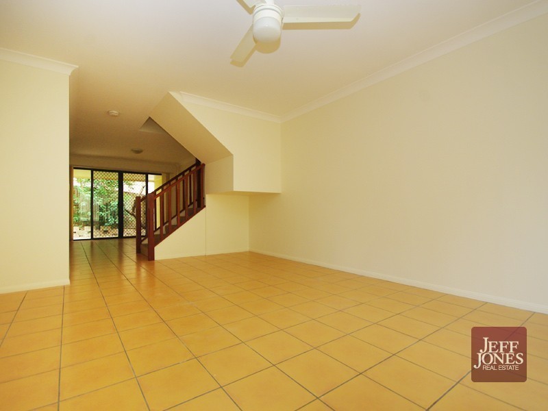 1/37A St Leonards Street, Coorparoo QLD 4151