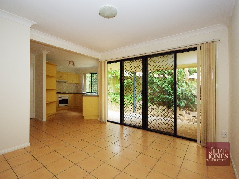 1/37A St Leonards Street, Coorparoo QLD 4151