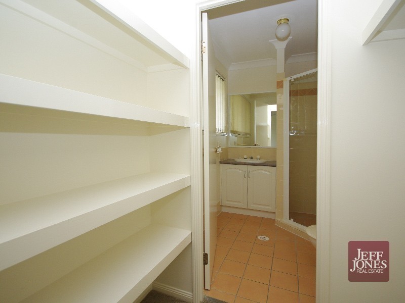 1/37A St Leonards Street, Coorparoo QLD 4151