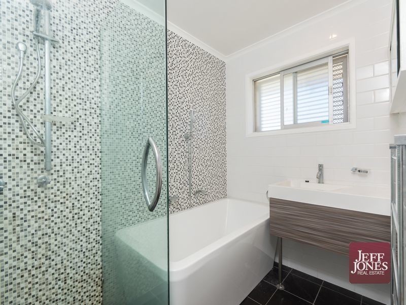 76 Curwen Terrace, Chermside QLD 4032