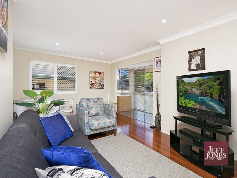 6 Handon Street, Mansfield QLD 4122