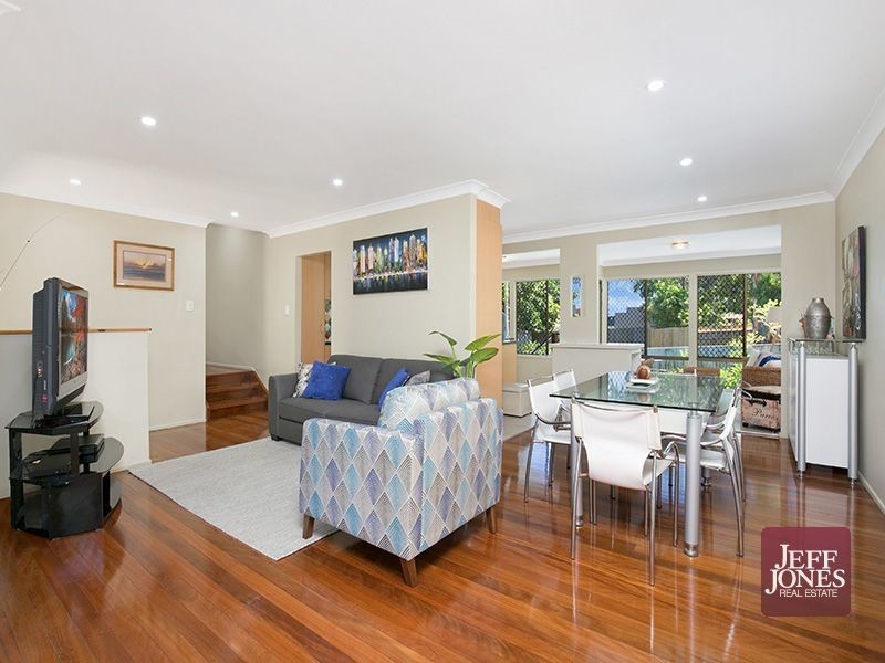 6 Handon Street, Mansfield QLD 4122