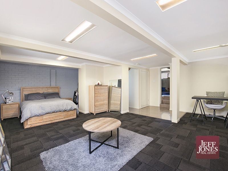 6 Handon Street, Mansfield QLD 4122