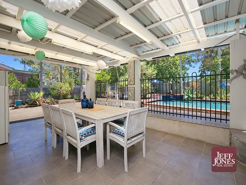 6 Handon Street, Mansfield QLD 4122