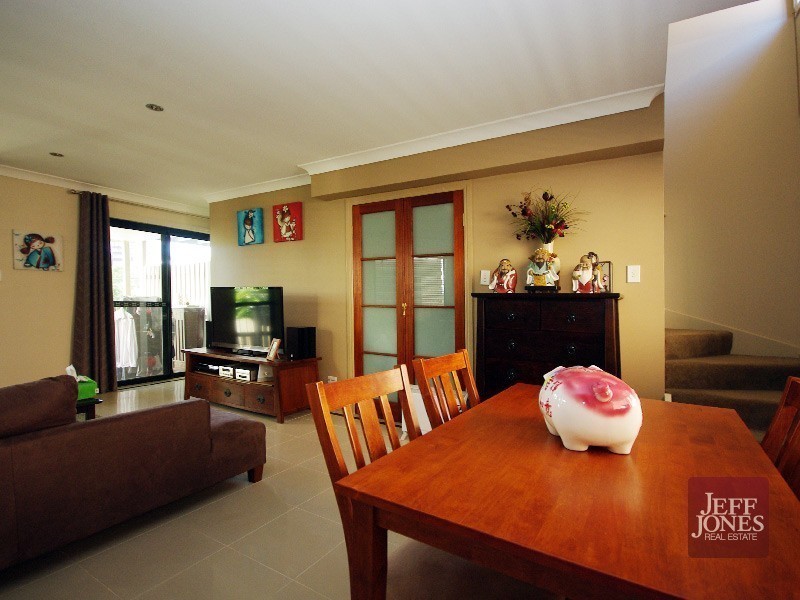 6/12 Newton Street, Coorparoo QLD 4151
