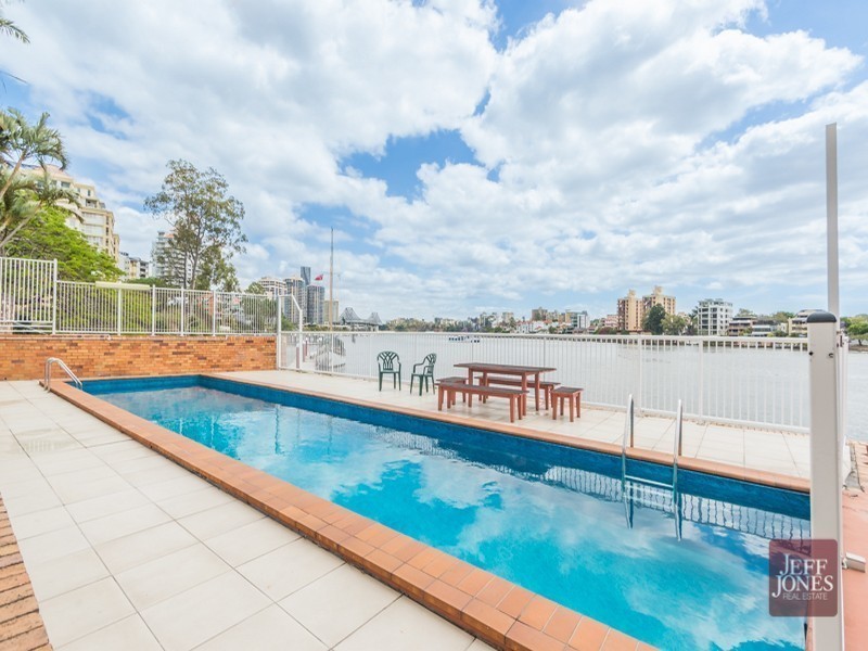 42/64 Thorn Street, Kangaroo Point QLD 4169