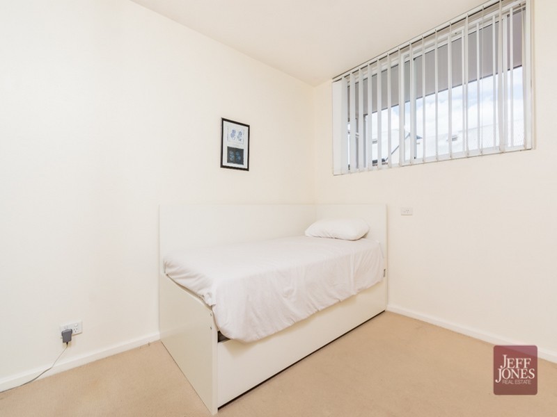 42/64 Thorn Street, Kangaroo Point QLD 4169