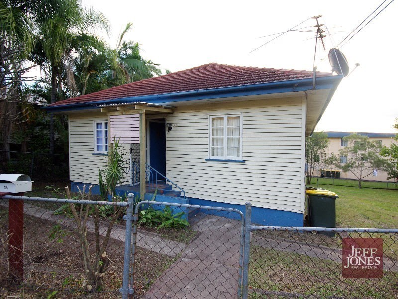38 Raby Road, Coorparoo QLD 4151