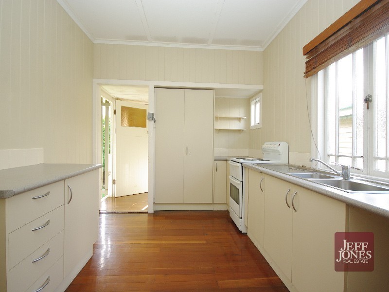 73 Henry Street, Greenslopes QLD 4120