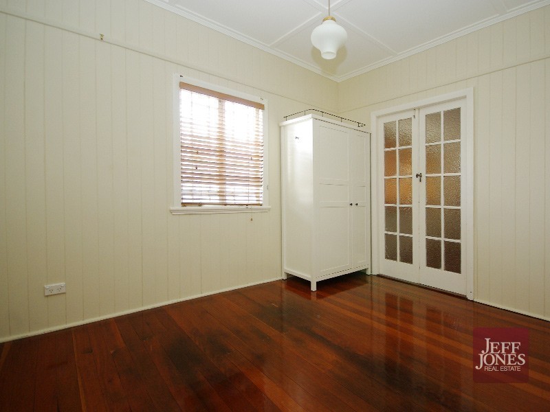 73 Henry Street, Greenslopes QLD 4120