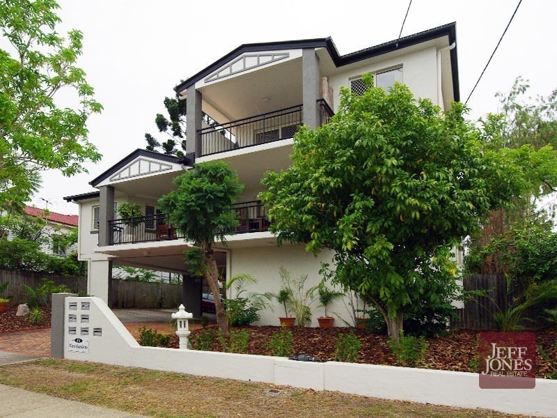 2/15 Chatsworth Road, Greenslopes QLD 4120