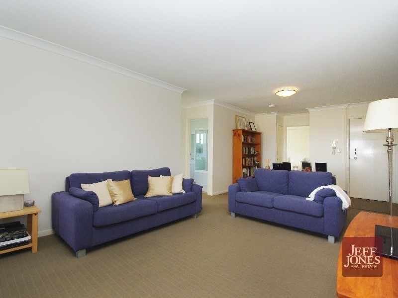 2/15 Chatsworth Road, Greenslopes QLD 4120