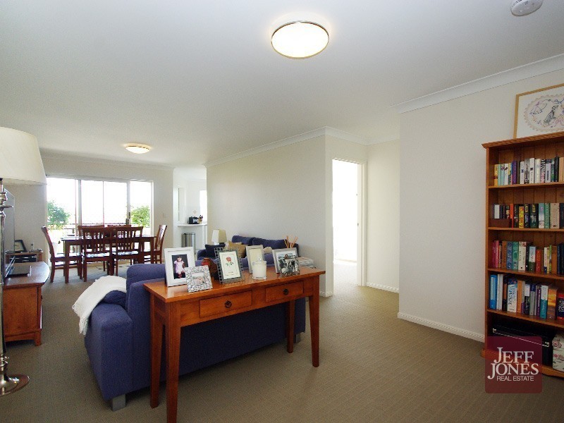 2/15 Chatsworth Road, Greenslopes QLD 4120