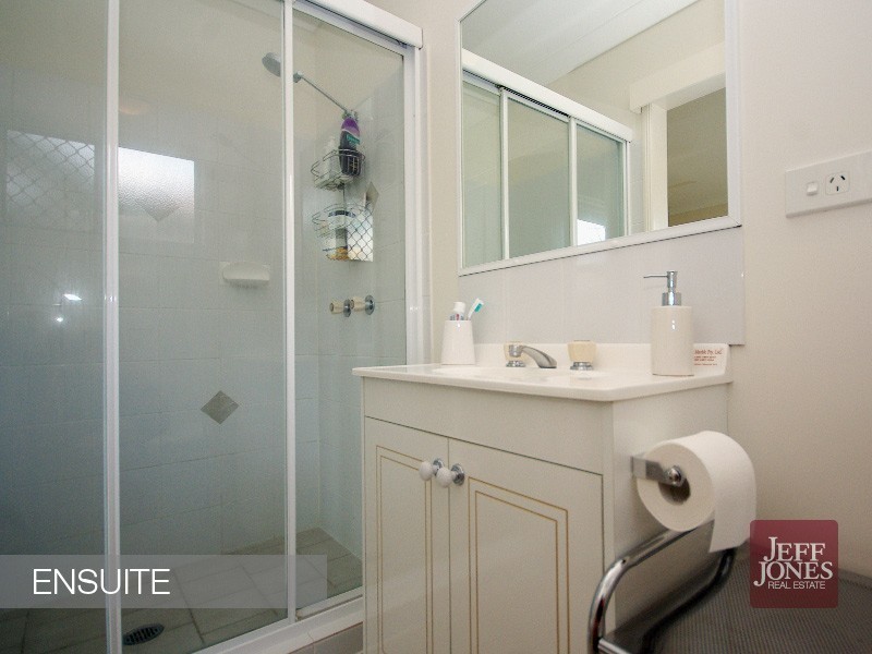 2/15 Chatsworth Road, Greenslopes QLD 4120
