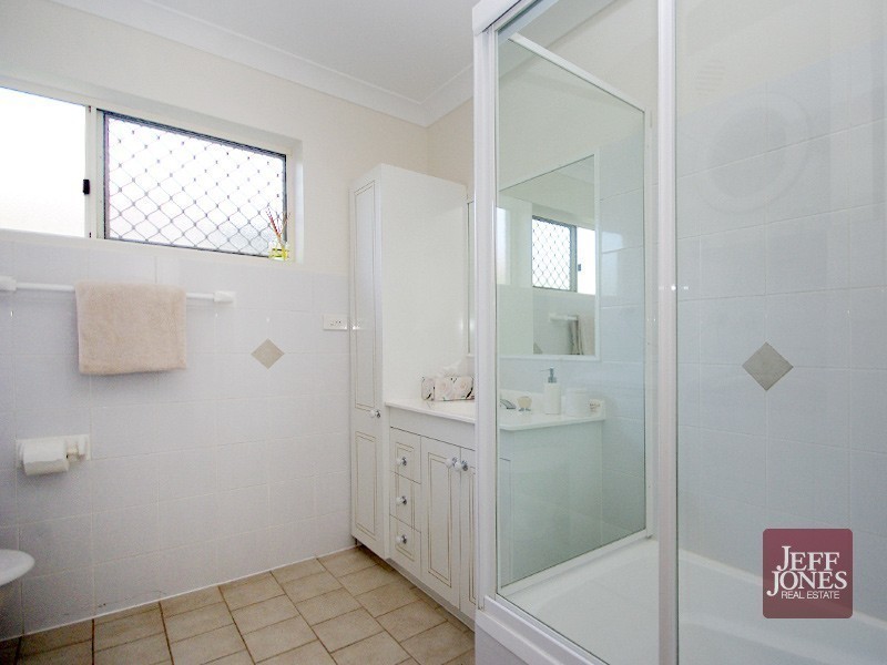 2/15 Chatsworth Road, Greenslopes QLD 4120