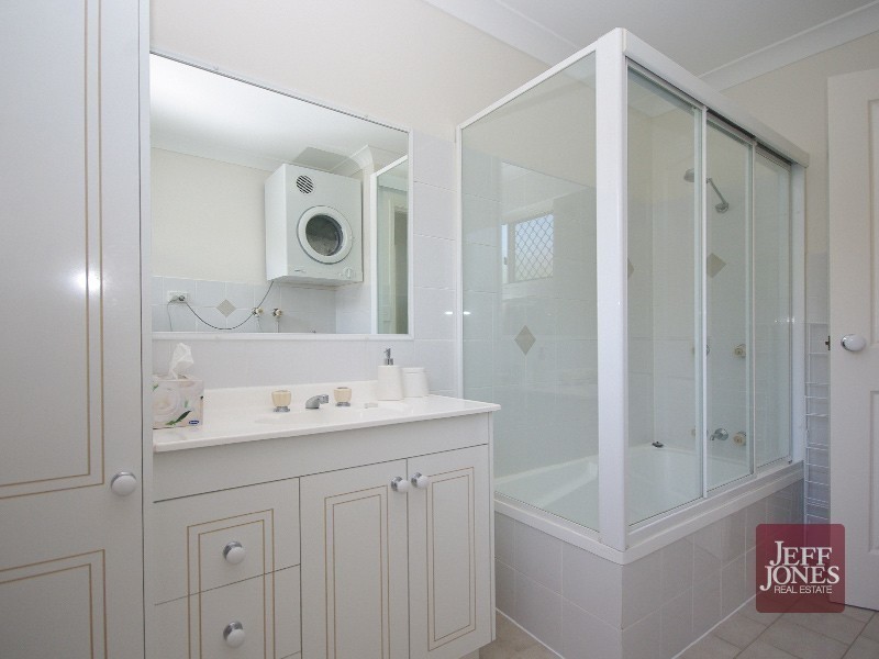 2/15 Chatsworth Road, Greenslopes QLD 4120